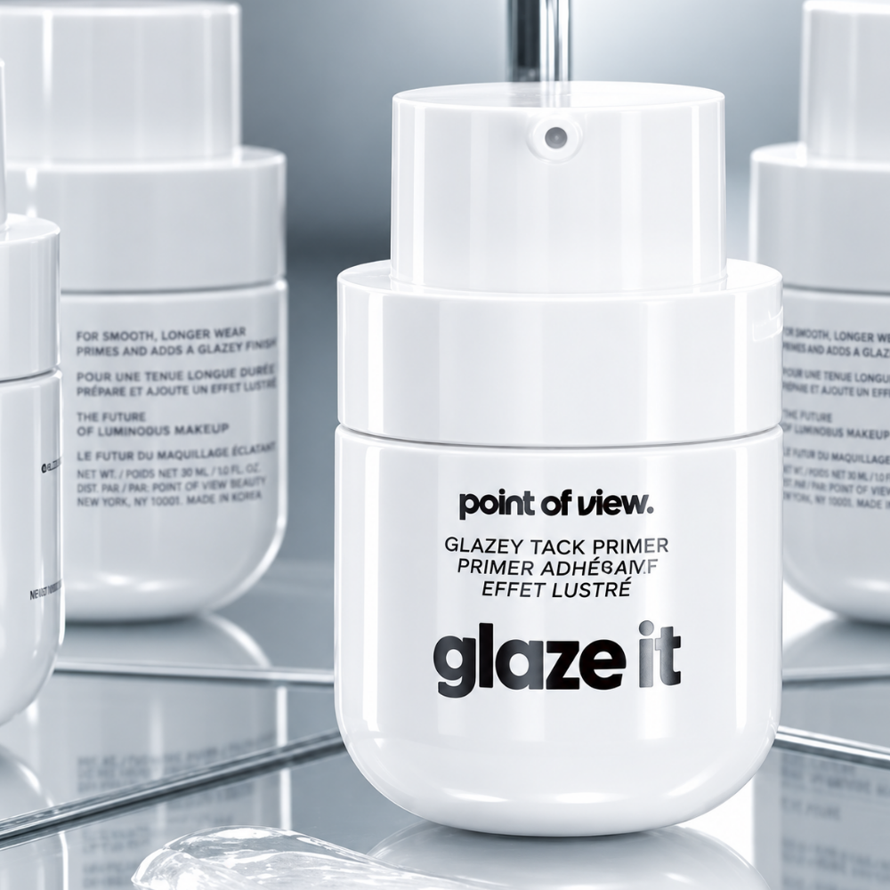 glaze it Point of View Glaze It Glazey Tack Primer – baza pod makijaż o efekcie glass skin w minimalistycznym opakowaniu z pompką na jasnym tle