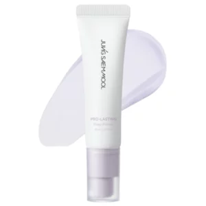 Produkt Jung Saem Mool Pro-Lasting Prep Primer pokazany obok próbki konsystencji w kolorze lawendy.
