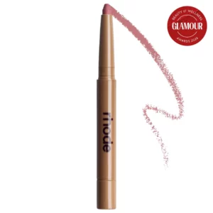 Rhode Peptide Lip Shape – konturówka do ust w kredce z kremową formułą, odcień nude róż, precyzyjne modelowanie ust, eleganckie beżowe opakowanie na białym tle