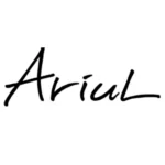 Logo marki Ariul zapisane czarnym, odręcznym pismem na białym tle.