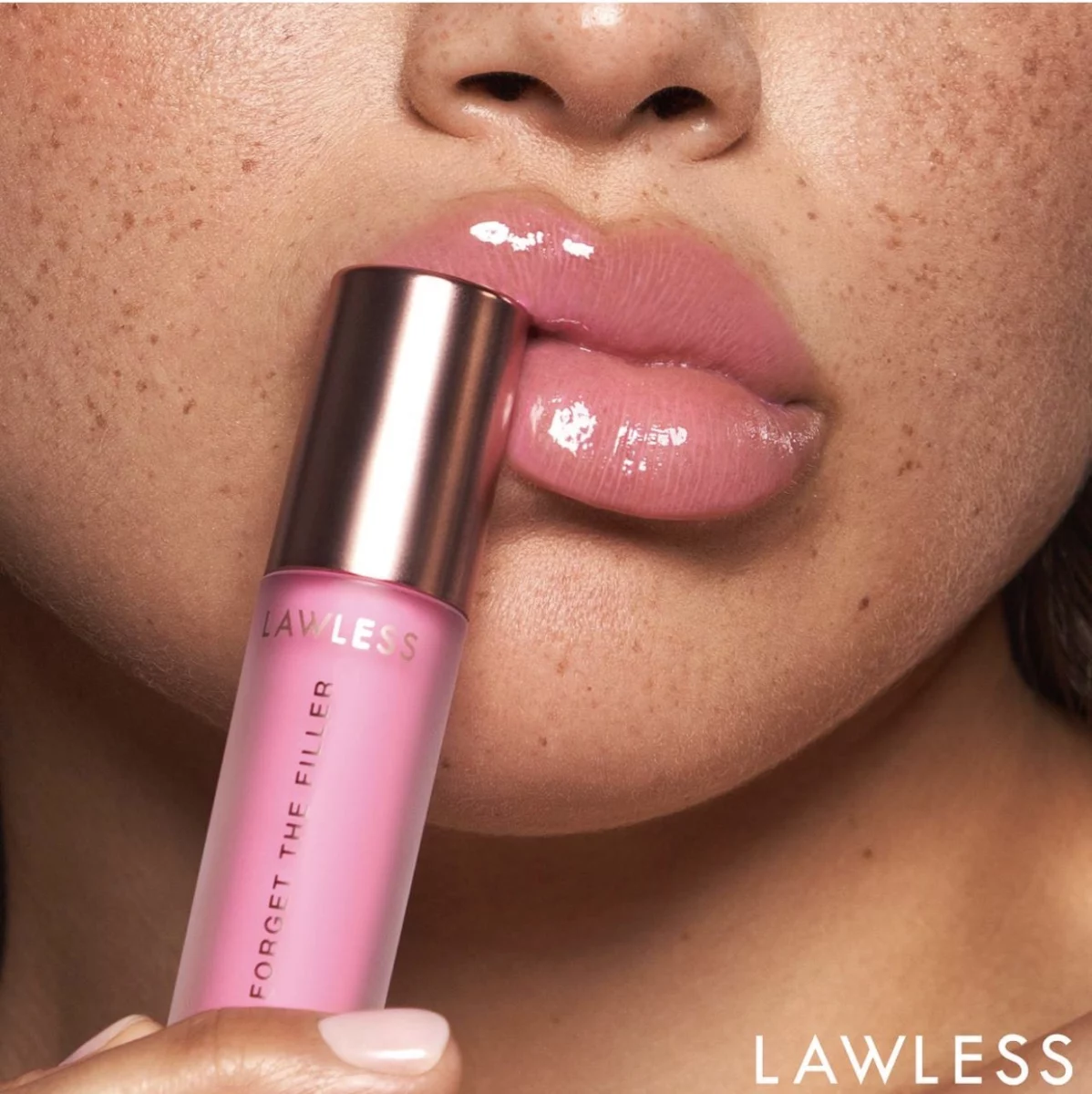 Screenshot Lawless Forget The Filler Lip Gloss - powiększający błyszczyk do ust
