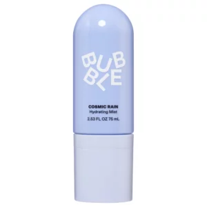 Bubble Cosmic Rain Hydrating Mist – nawilżająca mgiełka do twarzy w pastelowoniebieskim opakowaniu, zapewniająca odświeżenie, ukojenie i komfort skóry w ciągu dnia.