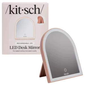 Lusterko stołowe LED Kitsch Terracotta Arch Desk Mirror z łukowatą ramą, rozkładaną podpórką i oryginalnym opakowaniem na białym tle.