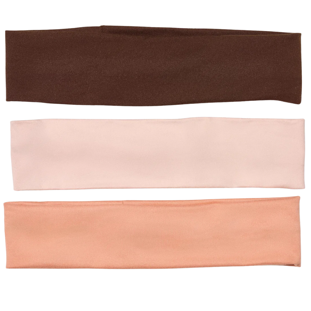 Kitsch Active Headbands Zestaw trzech szerokich opasek do włosów Kitsch Active Headbands w kolorach ciemnobrązowym, jasnoróżowym i brzoskwiniowym.