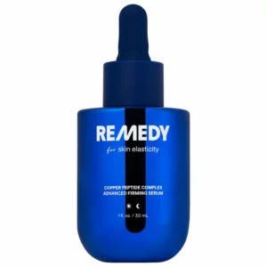 Niebieska butelka z pipetą REMEDY Copper Peptide Complex Advanced Firming Serum 30 ml, przedstawiona z przodu na białym tle.