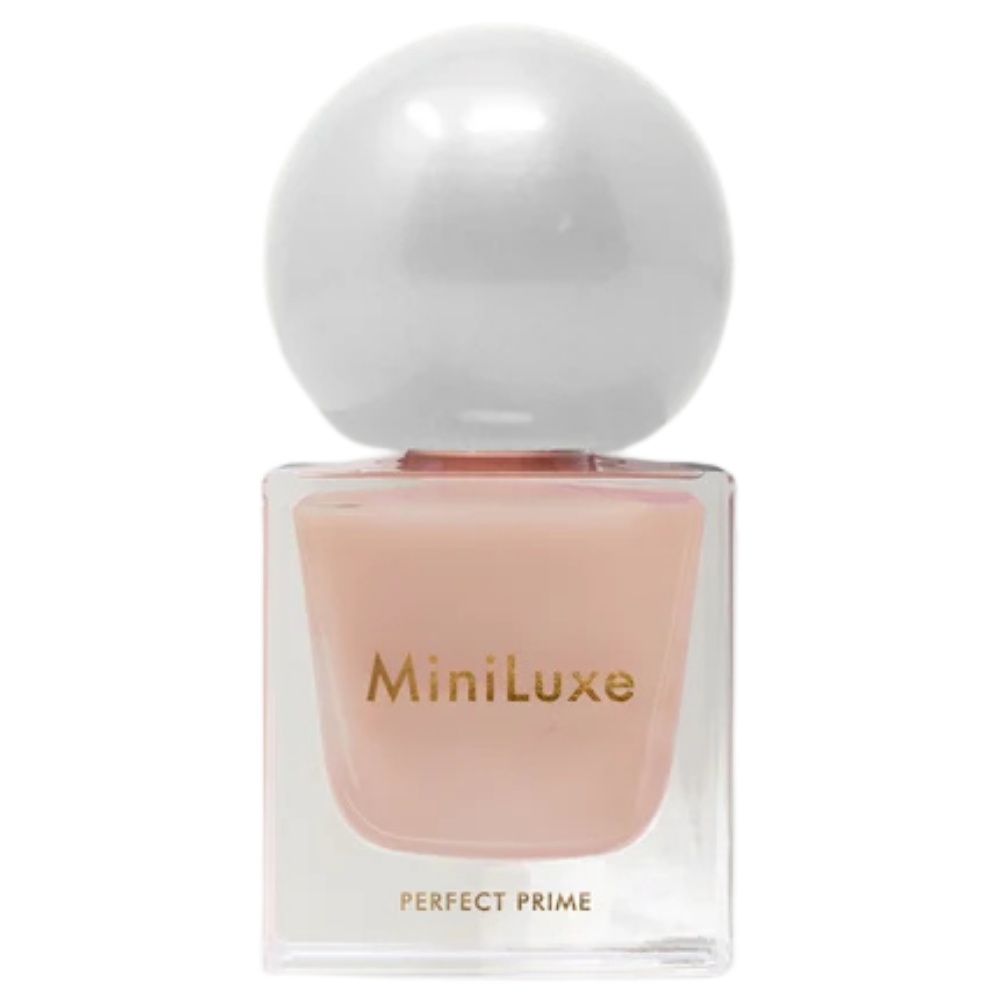 MiniLuxe Perfect Prime Base Coat MiniLuxe Perfect Prime Base Coat - wygładzająca baza pod lakier do paznokci w szklanej buteleczce z perłową nakrętką na białym tle.