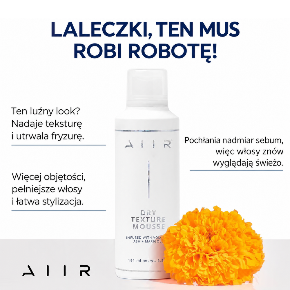 Aiir Dry Texture Mousse (3) AIIR Dry Texture Mousse - grafika produktowa musu zwiększającego objętość włosów z nagłówkiem „Laleczki, ten mus robi robotę!”. Pokazuje najważniejsze efekty: więcej objętości, teksturę, utrwalenie fryzury oraz pochłanianie nadmiaru sebum.