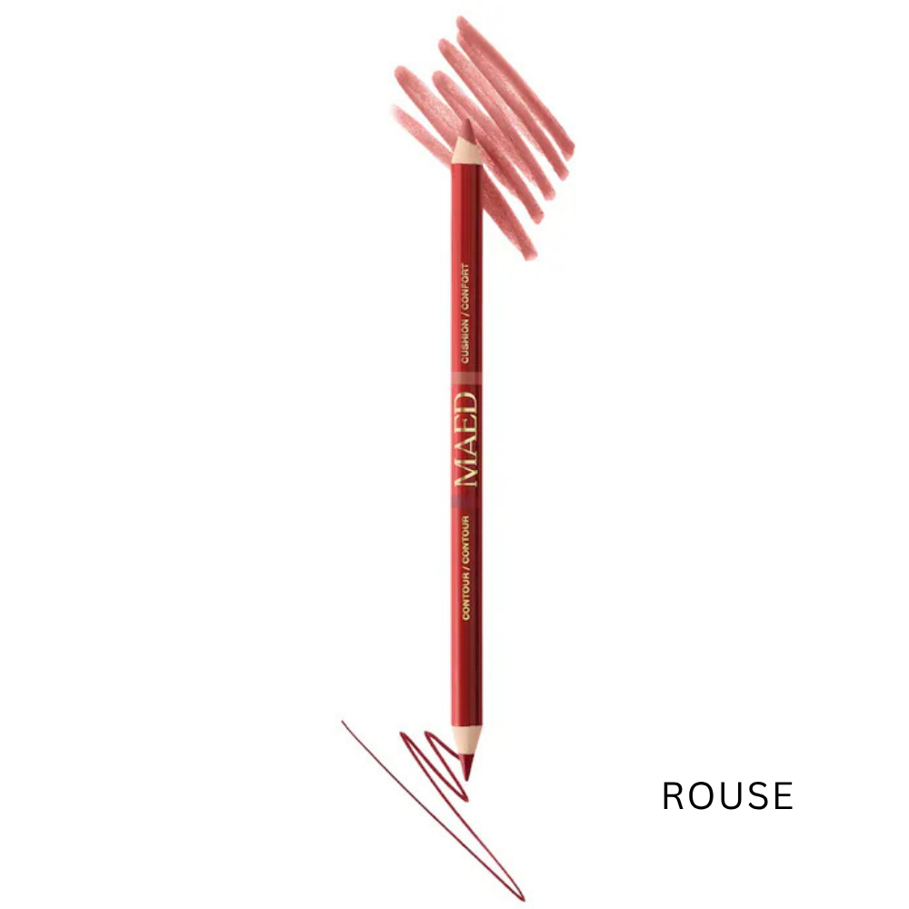Maed Duet Satin + Matte Long Wear Lip Liner (3) MAED Duet Satin + Matte Long Wear Lip Liner Rouse - dwustronna konturówka do ust w przygaszonym, różowo-brązowym odcieniu z nutą mauve. Czerwone opakowanie ze złotym logo MAED, dwie końcówki do konturowania ust oraz próbki koloru prezentujące pigmentację i wykończenie produktu na białym tle.