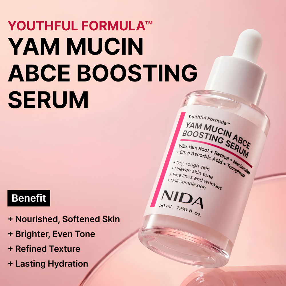 NIDA Yam Mucin ABCE Serum (4) NIDA Yam Mucin ABCE Serum - koreańskie serum do twarzy z roślinną mucyną, retinalem i witaminami. Grafika przedstawia buteleczkę 50 ml na różowym tle oraz korzyści pielęgnacyjne: odżywienie i zmiękczenie skóry, rozświetlenie, wyrównanie kolorytu, wygładzenie tekstury i długotrwałe nawilżenie.