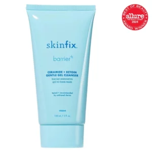 Niebieska tubka produktu Skinfix Barrier+ Ceramide + Ectoin Gentle Gel Cleanser o pojemności 150 ml z czerwonym logo „Allure Best of Beauty Award Winner 2024” w prawym górnym rogu, co wskazuje na nagrodę przyznaną za jakość i skuteczność produktu.