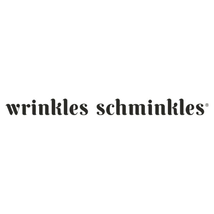 Logo marki Wrinkles Schminkles, przedstawiające nazwę marki zapisaną stylizowaną czcionką w kolorze czarnym na białym tle.