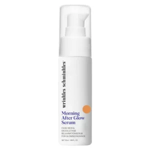 Na zdjęciu znajduje się biała butelka serum do twarzy „Morning After Glow Serum” z zakręconą przezroczystą nakrętką, gotowa do użytku.