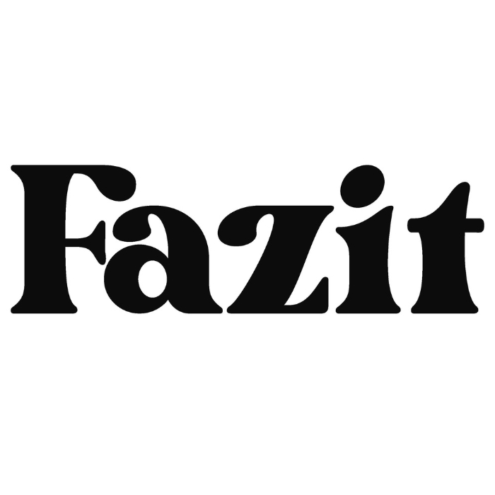 "Czarne logo 'Fazit' w wyrazistej, inspirowanej stylem retro, szeryfowej czcionce o płynnych krzywiznach i zróżnicowanej grubości linii, umieszczone na białym tle."