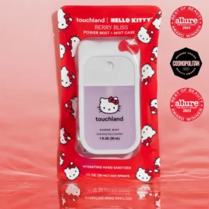 Produkt w opakowaniu promocyjnym "Berry Bliss" edycji limitowanej Touchland x Hello Kitty. Na opakowaniu widoczne są nagrody "Best of Beauty" od magazynu Allure oraz wyróżnienie Cosmopolitan.