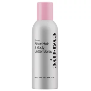 Eva NYC Kweeen Silver Hair & Body Glitter Spray – srebrny spray brokatowy do włosów i ciała z różową nakrętką, kosmetyk rozświetlający nadający efekt shimmer i glow, packshot na białym tle.