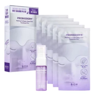 Zdjęcie przedstawia zestaw BOH Probioderm Melting Collagen Deep-Shot Forehead Film, składający się z kilku indywidualnie zapakowanych masek na czoło oraz towarzyszącego im nawilżającego sprayu Probioderm Collagen Water pH Mist. Opakowanie produktu w odcieniach fioletu i bieli podkreśla jego luksusowy charakter, a grafika na froncie ilustruje sposób aplikacji maski na czoło.