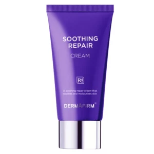 Fioletowa tubka Dermafirm R4 Soothing Repair Cream z eleganckim srebrnym korkiem. Na opakowaniu widnieje nazwa produktu oraz informacja o jego łagodzącym i nawilżającym działaniu. Minimalistyczny, nowoczesny design podkreśla dermatologiczne właściwości kremu, który został stworzony do regeneracji i ochrony wrażliwej skóry.