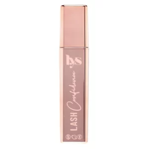 Zamknięte opakowanie tuszu LYS Beauty Lash Confidence Clean Mascara. Smukłe, różowo-złote opakowanie z minimalistycznym logo i symbolem cruelty-free oraz clean beauty.