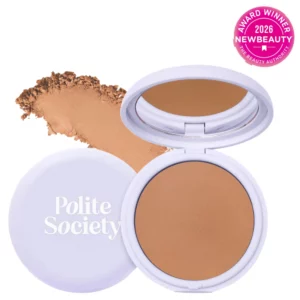 makeup 19 Polite Society Cabana Club Bronzer – prasowany bronzer w kompaktowym opakowaniu z naturalnym, ciepłym efektem opalenizny.