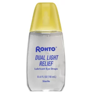 Przezroczysta butelka Rohto Dual Light Relief o pojemności 18 ml z niebieskim napisem i żółtą nakrętką, widoczna na białym tle.