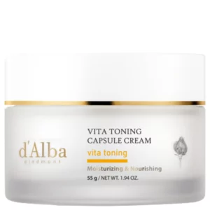 Sale 14 Zamknięty słoiczek kremu d’Alba Vita Toning Capsule Cream w eleganckim, białym opakowaniu ze złotymi detalami, ustawiony na białym tle.