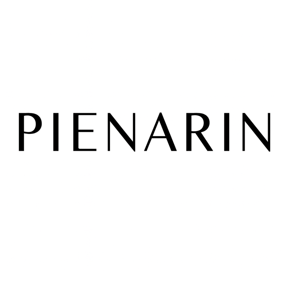 Logo marki Pienarin w eleganckim, czarnym kroju pisma na białym tle, symbolizujące minimalistyczny i nowoczesny styl brandu.