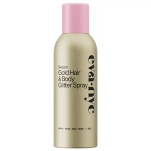 Eva NYC Kweeen Gold Hair & Body Glitter Spray Gold – złoty brokatowy spray do włosów i ciała w złotej butelce z różową nakrętką.