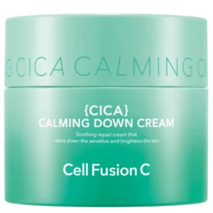 Tło jest białe jednorodne o spójnej fakturze, na nim maksymalny zoom na słoiczek Cell Fusion C - Cica Calming Down Cream - Krem Łagodzący do Cery Wrażliwej - 50ml.