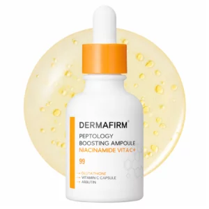 Butelka serum Dermafirm Peptology Boosting Ampoule Niacinamide Vita C+ z pipetą na białym tle, na tle kropli serum zawierającego kapsułki witaminy C, glutation i niacynamid.