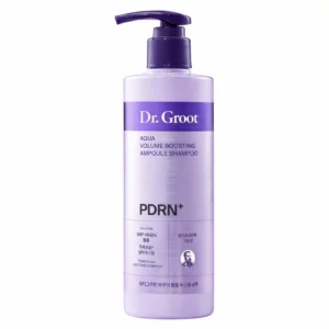 Duża fioletowa butelka z pompką produktu Dr. Groot PDRN Aqua Volume Boosting Ampoule Shampoo ustawiona na jasnym tle. Na etykiecie widoczna jest nazwa marki Dr. Groot oraz oznaczenie PDRN+.