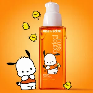 Mise en Scène Perfect Serum Original z limitowanej edycji Pochacco – pomarańczowa butelka serum do włosów z postacią Sanrio na pomarańczowym tle.