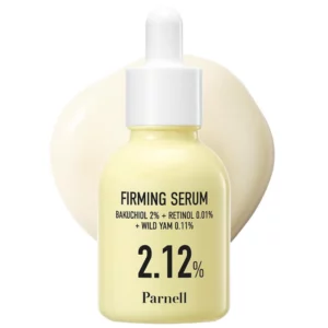 Szklana butelka jasnożółtego serum Parnell Firming Serum z pipetą, zawierającego 2% bakuchiolu, 0,01% retinolu i 0,11% dzikiego pochrzynu (wild yam), na tle kremowej tekstury produktu.