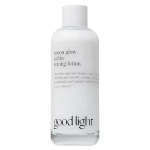 Good Light Moon Glow Milky Toner – opakowanie produktu 100 ml, mleczny tonik nawilżający do twarzy.