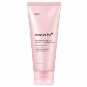 Różowa tuba Medicube PDRN Pink Glutathione Capsule Cleansing Foam przedstawiona frontem na białym tle. Na opakowaniu widoczne są informacje o PDRN, glutationie, niacynamidzie oraz pojemności 120 g.