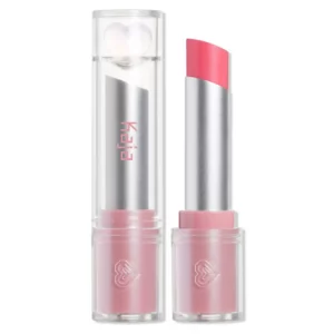 Kaja Glass Instant Hydrating & Plumping Lip Balm w odcieniu intensywnego różu w transparentnym opakowaniu z serduszkowym detalem.