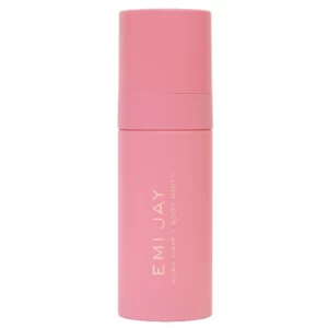 Zestaw trzech mgiełek Emi Jay Aura Hair + Body Mist w różowym, białym i brązowym opakowaniu na białym tle.