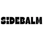 SIDEBALM" na białym tle z zachowaniem oryginalnej czcionki logotypu.