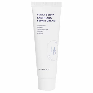 Biała tubka kremu do twarzy HEVEBLUE Penta Berry Panthenol Repair Cream 50 ml na białym tle.