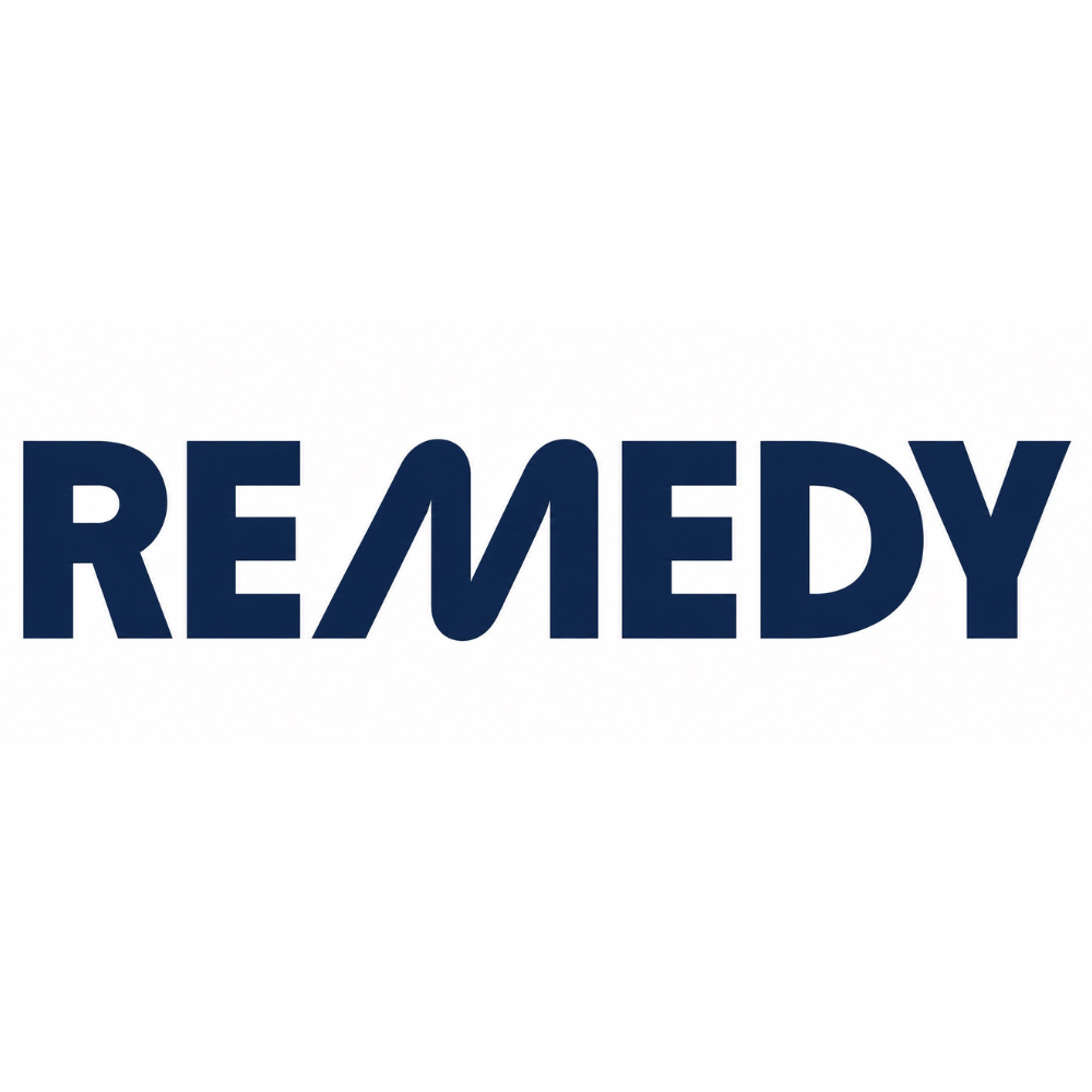 Granatowe logo marki Remedy przedstawione na białym tle.
