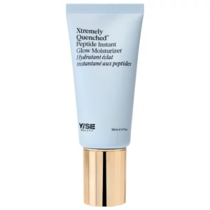 Start 131 YSE Beauty Xtremely Quenched Peptide Instant Glow Moisturizer – intensywnie nawilżający krem peptydowy z efektem natychmiastowego blasku, przedstawiony na białym tle w jasnoniebieskiej tubie ze złotą pompką o pojemności 50 ml.