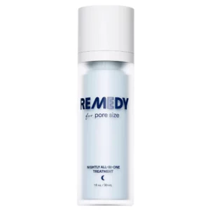 Remedy For Pore Size - butelka nocnej kuracji na pory i teksturę skóry, packshot na jasnym tle.