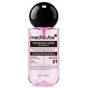 Start 46 Olejek do włosów Medicube Rosemary PDRN Silk Hair Oil w różowej, transparentnej butelce z czarną kulistą nakrętką, 100 ml.