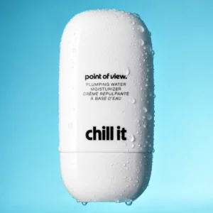 Point of View Chill It Plumping Water Moisturizer - lekki krem wodno-żelowy w białym opakowaniu z kroplami wody na błękitnym tle.