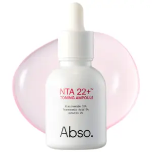 Start 50 Abso NTA 22+ Toning Ampoule - ampułka do pielęgnacji skóry z niacynamidem 15%, kwasem traneksamowym 5% i arbutyną 2%. Biała buteleczka z pipetą na jasnym tle, z delikatnym, różowym rozświetleniem w tle.