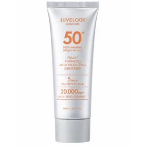 Start 50 JUVELOOK PDLLA Advanced Mela Protecting Sunscreen SPF50+ 50 ml - srebrna tubka mineralnego kremu przeciwsłonecznego JUVELOOK SPF50+ PA++++ z Mela Zero Complex™ 20 000 ppm i 5 rodzajami kwasu hialuronowego na białym tle.