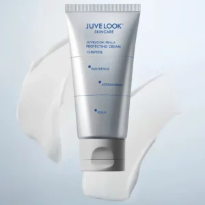 Start 46 JUVELOOK PDLLA Protecting Cream - kolagenowy krem do twarzy z PDLLA, kompleksem 13 peptydów, pantenolem i astaksantyną. Srebrna tubka z niebieskimi napisami na jasnym tle, otoczona smugami białej, kremowej konsystencji. Kosmetyk nawilżający, wygładzający i wspierający barierę ochronną skóry.