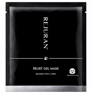 Start 8 REJURAN Relief Gel Mask - pojedyncza hydrożelowa maska kojąca do twarzy z PDRN w czarnej, błyszczącej saszetce z białym logo marki, na jasnym tle, 35 g.